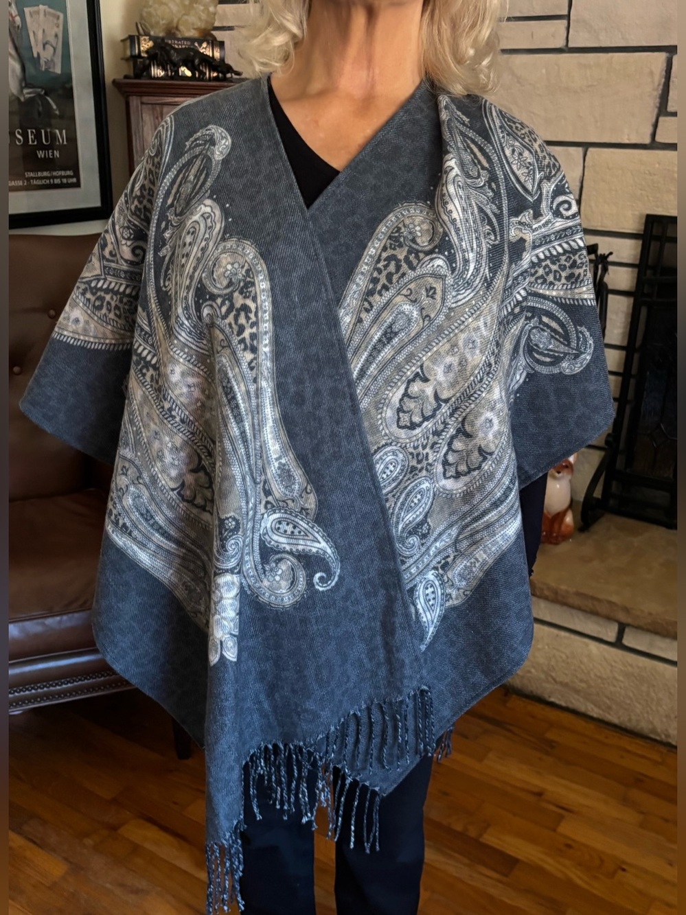 Chico’s Reversible Gray Paisley Fringe Shawl Wrap-Reverses to Gray Leopard print